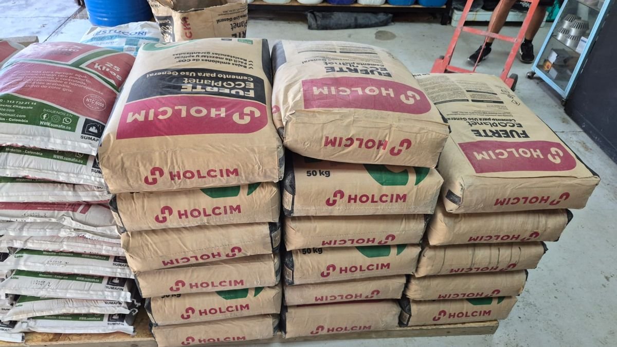 Bultos de cemento Holcim de 50 kg